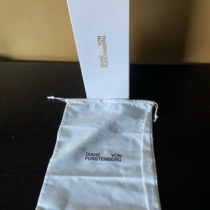 Slim Diane Von Furstenburg shoebox & protective bag